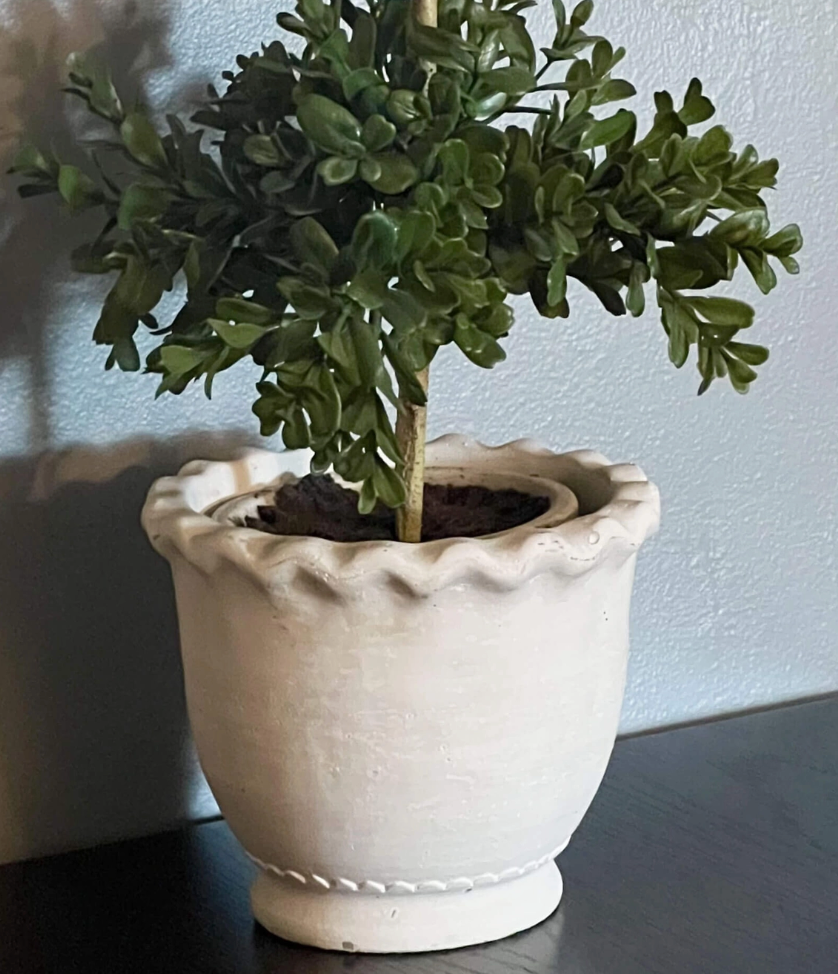 White Scalloped Edge Pot Set