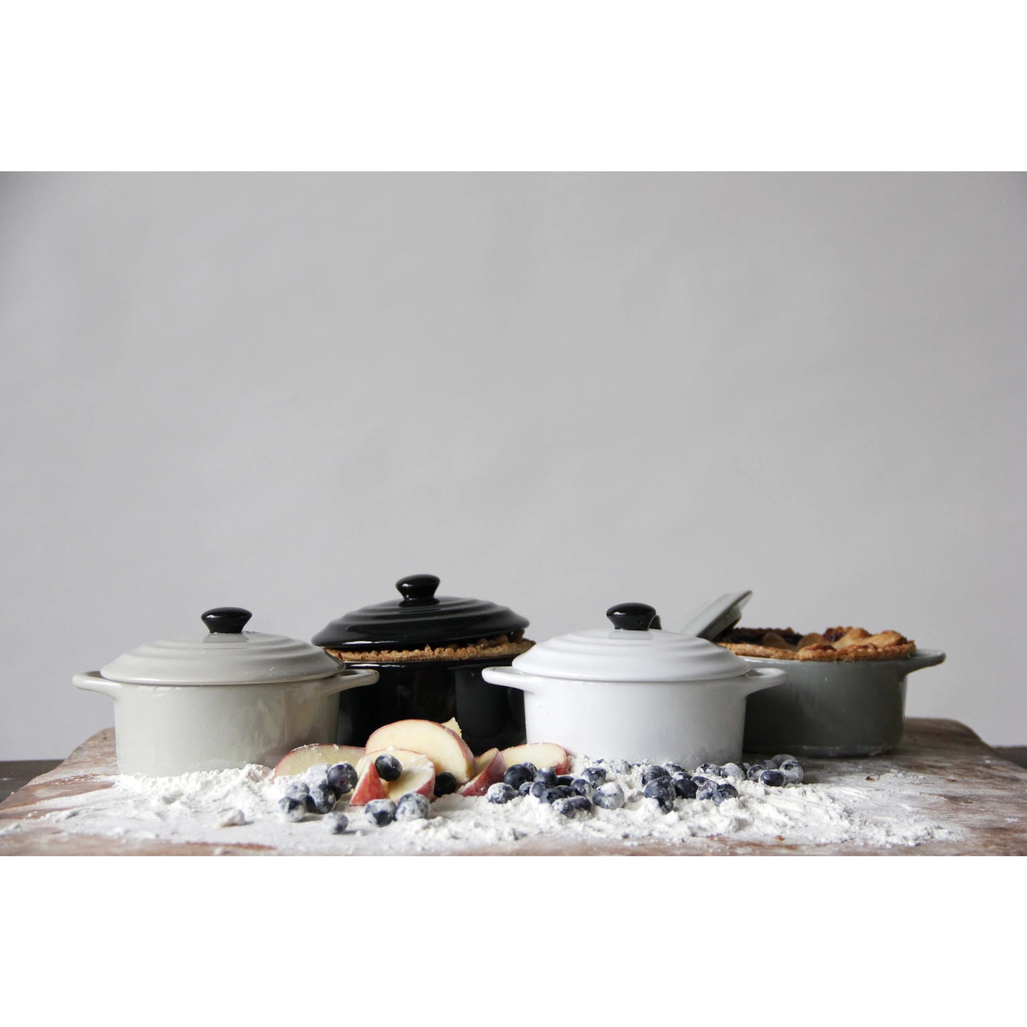 Stoneware Mini Baker Bowl w/ Lid