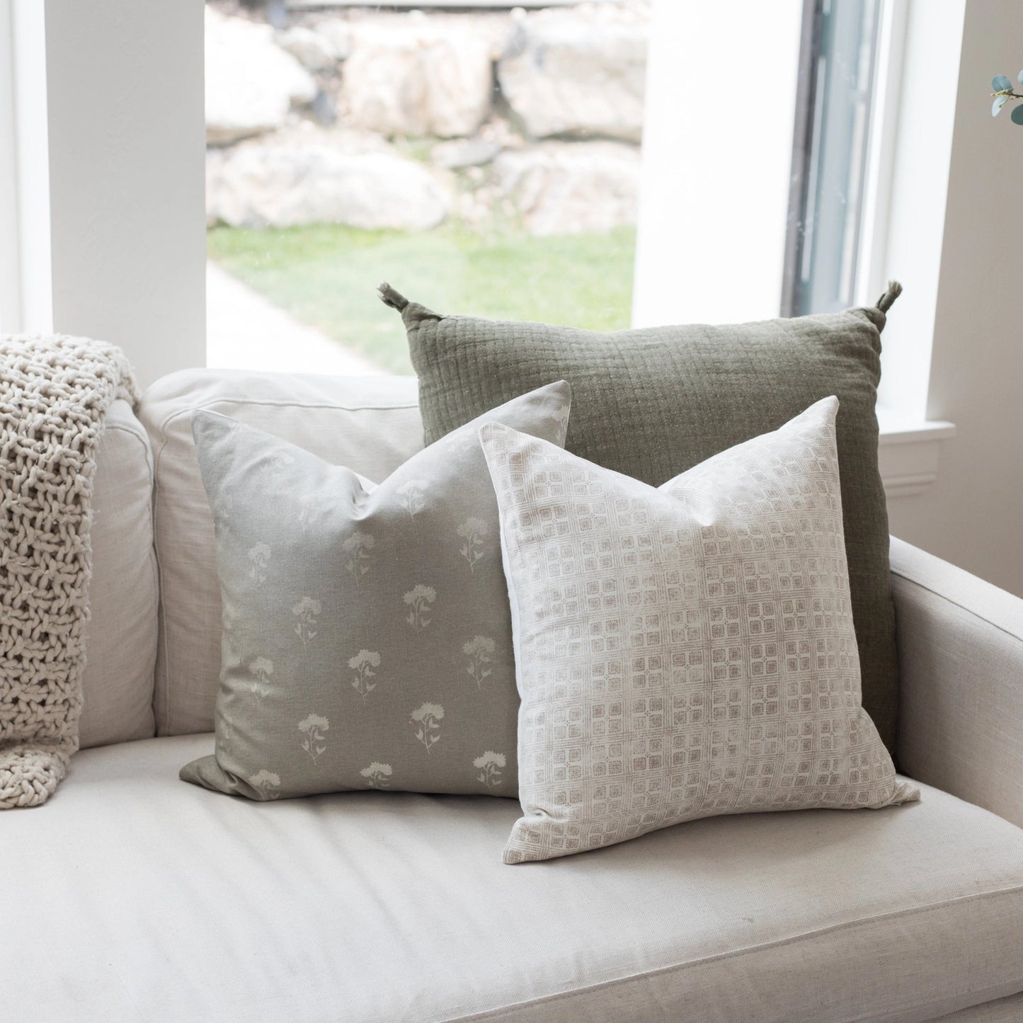 Fleur Pillow Cover 18"
