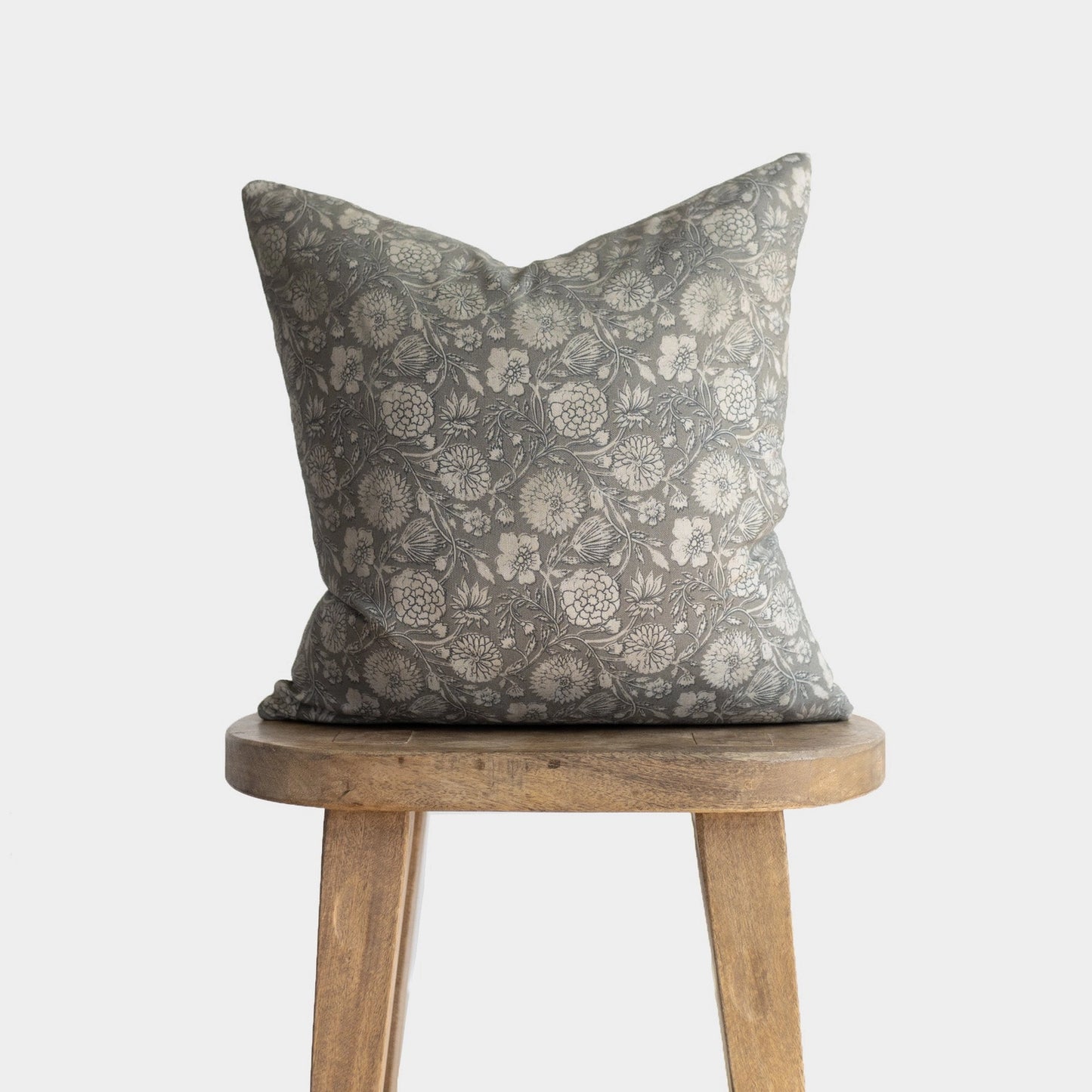 Gracie 22" Pillow Cover