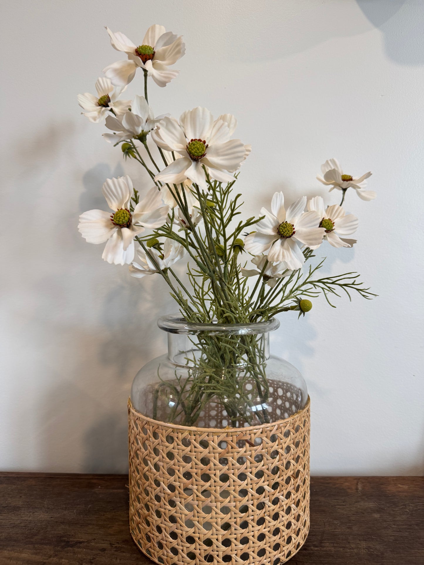 Cream Cosmo Floral Pick