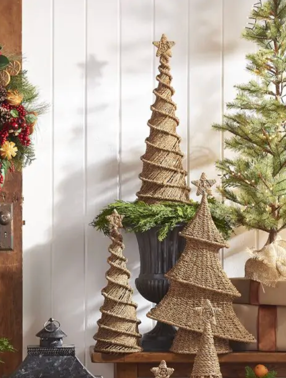 Woven Seagrass Spiral Christmas Tree